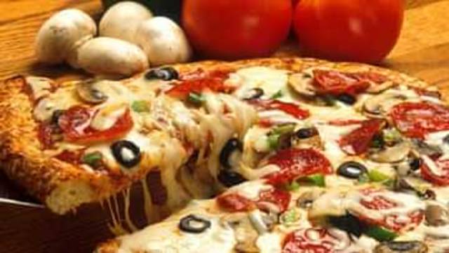 पिज्जा खाने के लिए कंपनी दे रही है 5 लाख रुपये, जानिए पूरी जानकारी